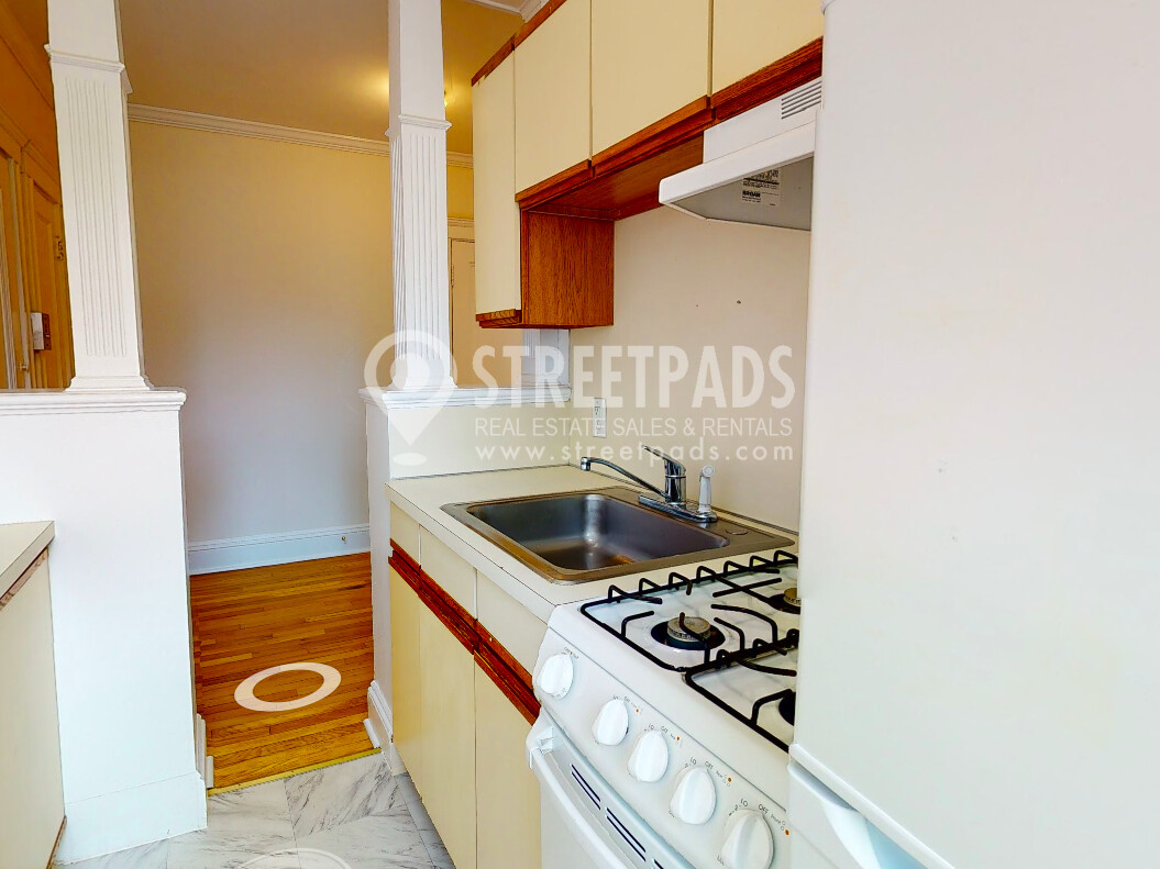 Photos of apartment on Chauncy St.,Cambridge MA 02138