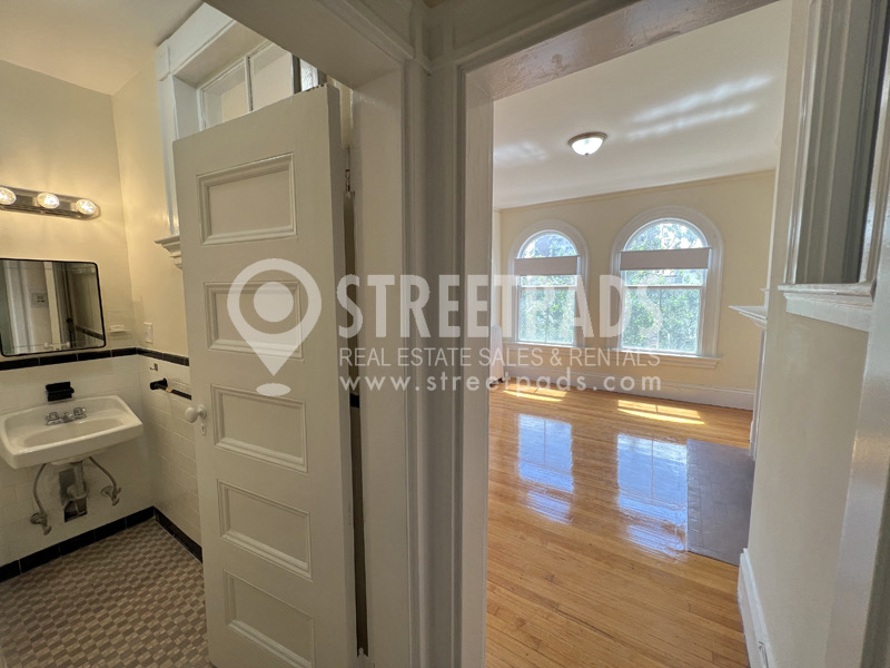 Photos of apartment on Ware St.,Cambridge MA 02138