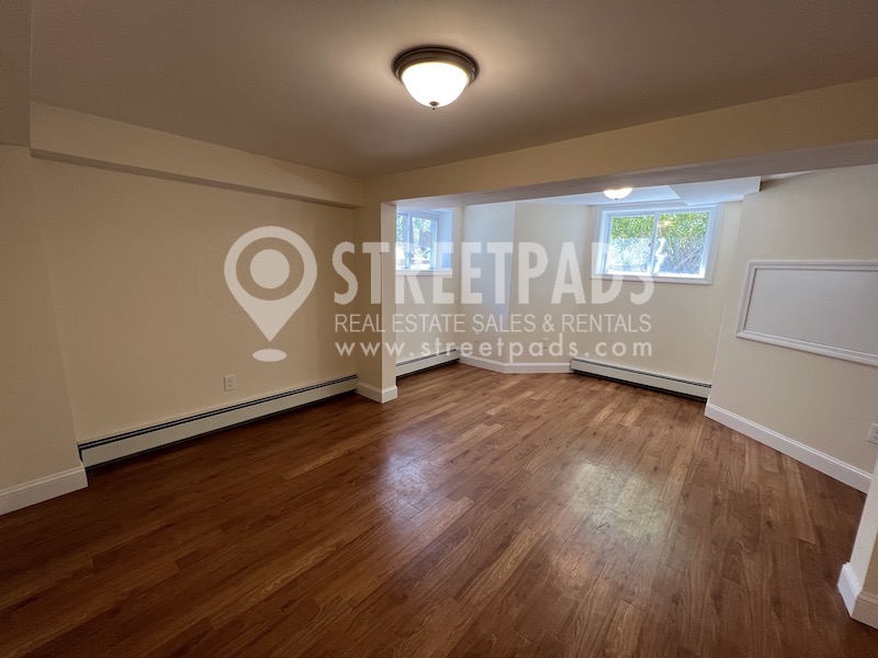 381 Harvard St, Harvard Square