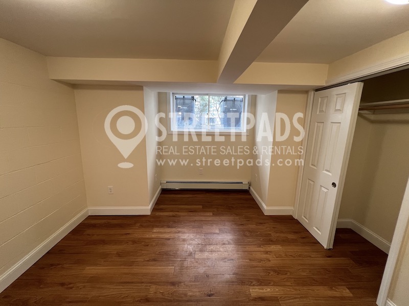 381 Harvard St, Harvard Square