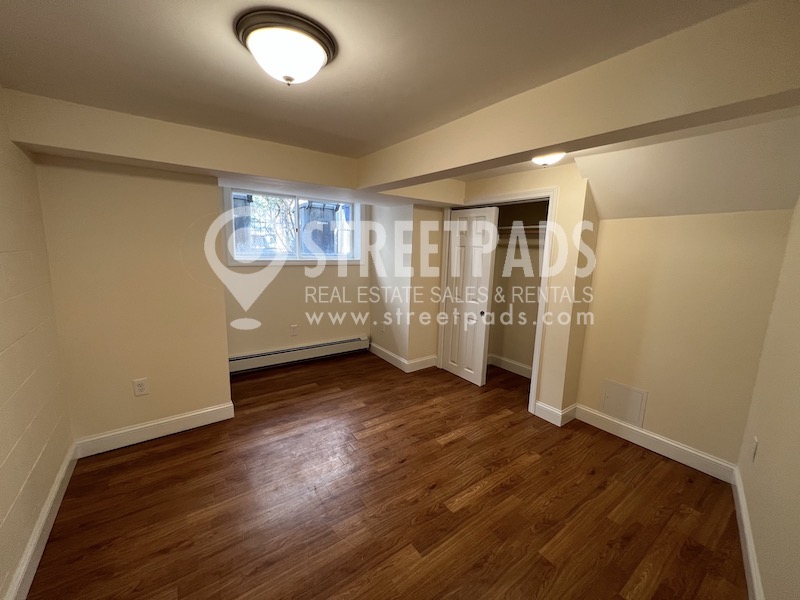 381 Harvard St, Harvard Square