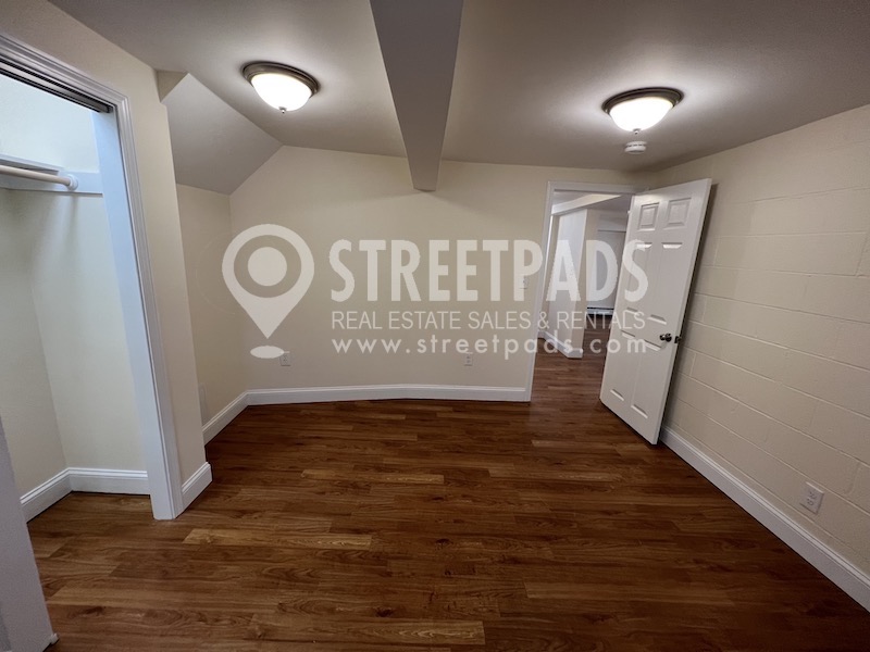 381 Harvard St, Harvard Square