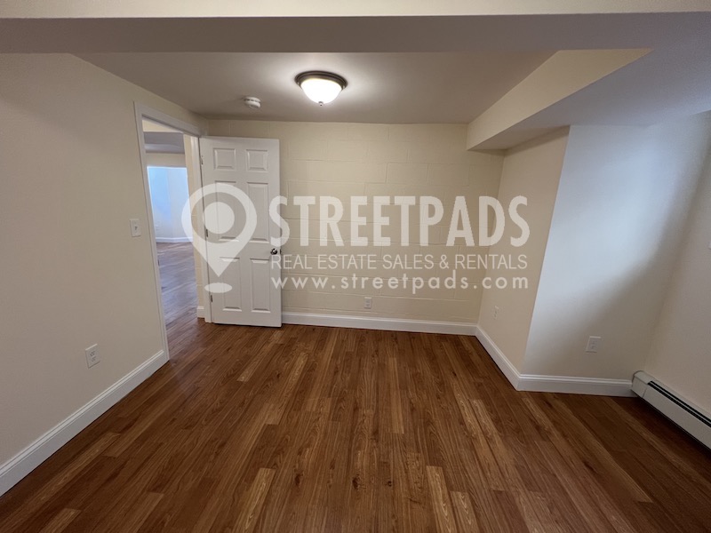 381 Harvard St, Harvard Square