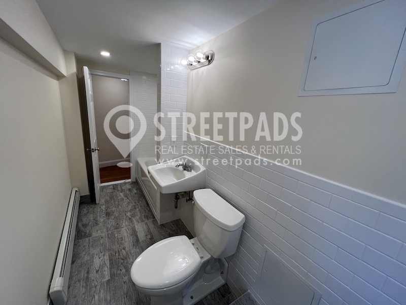 381 Harvard St, Harvard Square