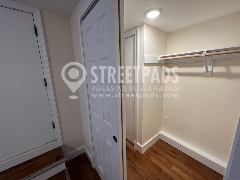 381 Harvard St, Harvard Square