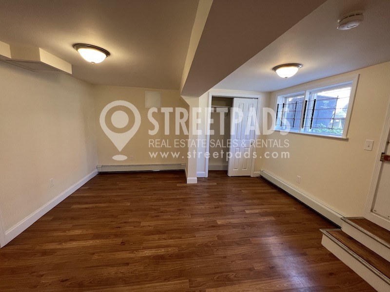 381 Harvard St, Harvard Square