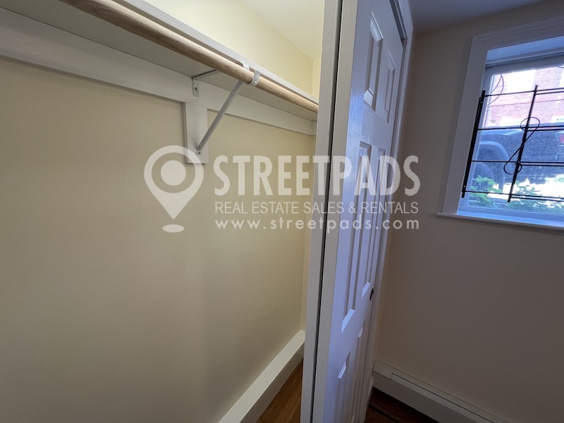 381 Harvard St, Harvard Square