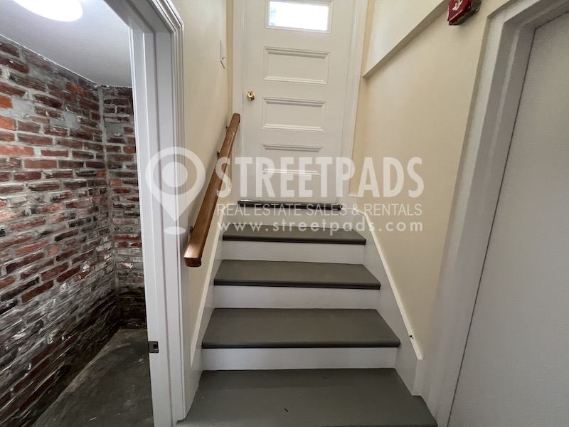 381 Harvard St, Harvard Square