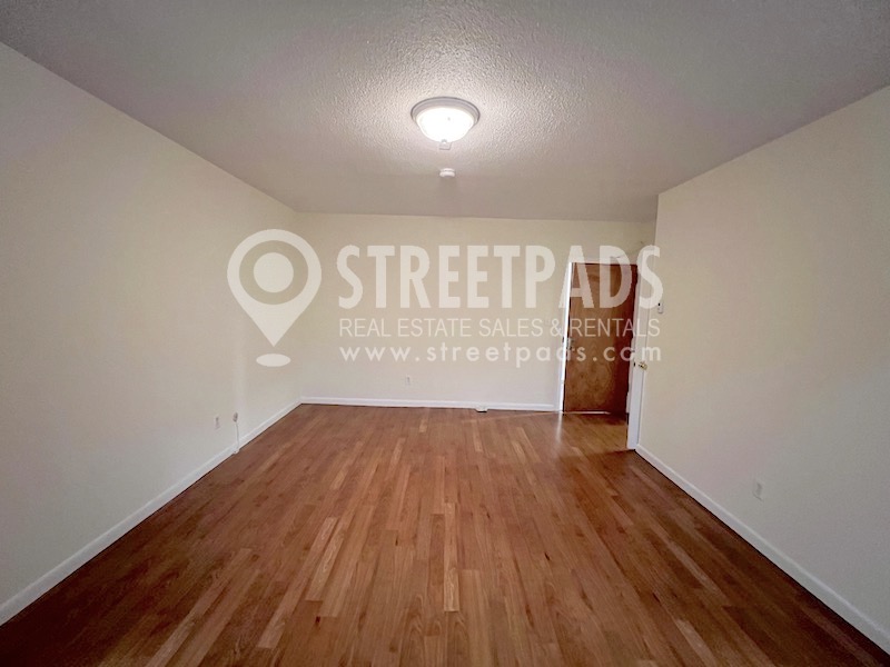 2018 Commonwealth Ave, Brighton