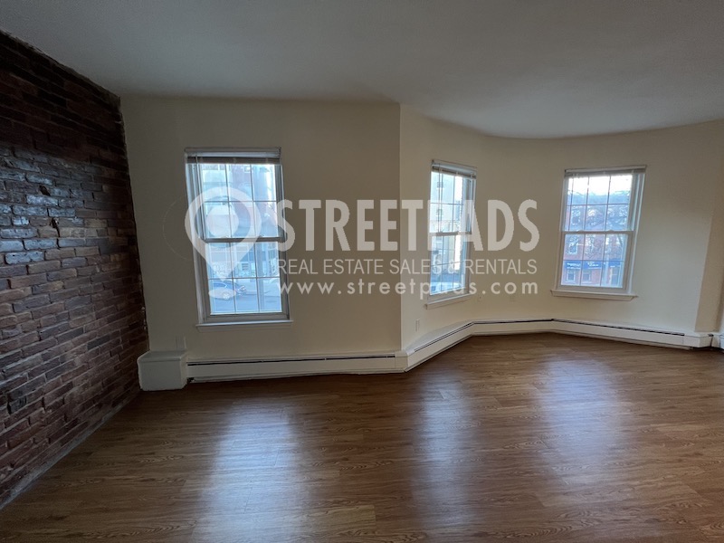 74 South Huntington Ave, Jamaica Plain