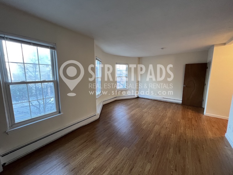 74 South Huntington Ave, Jamaica Plain