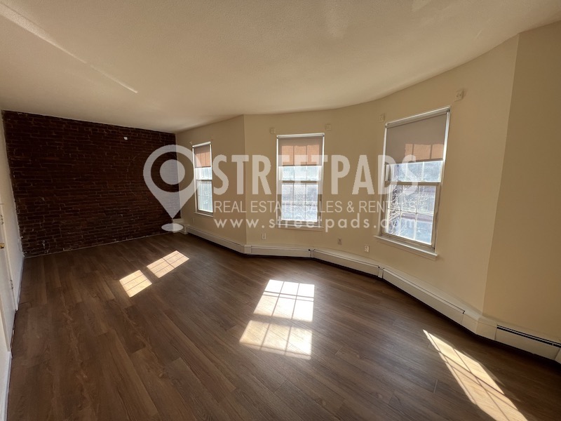 54 South Huntington Ave, Mission Hill