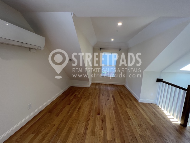 379 Harvard St, Mid-Cambridge