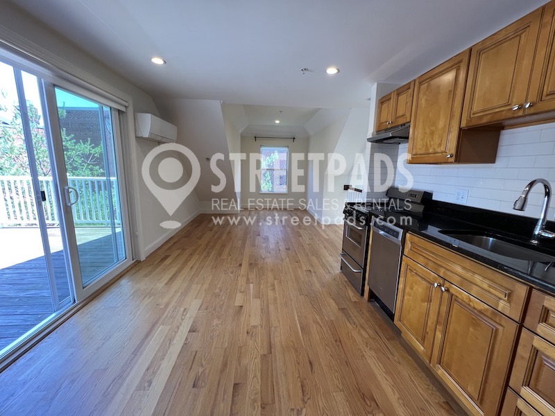 379 Harvard St, Mid-Cambridge