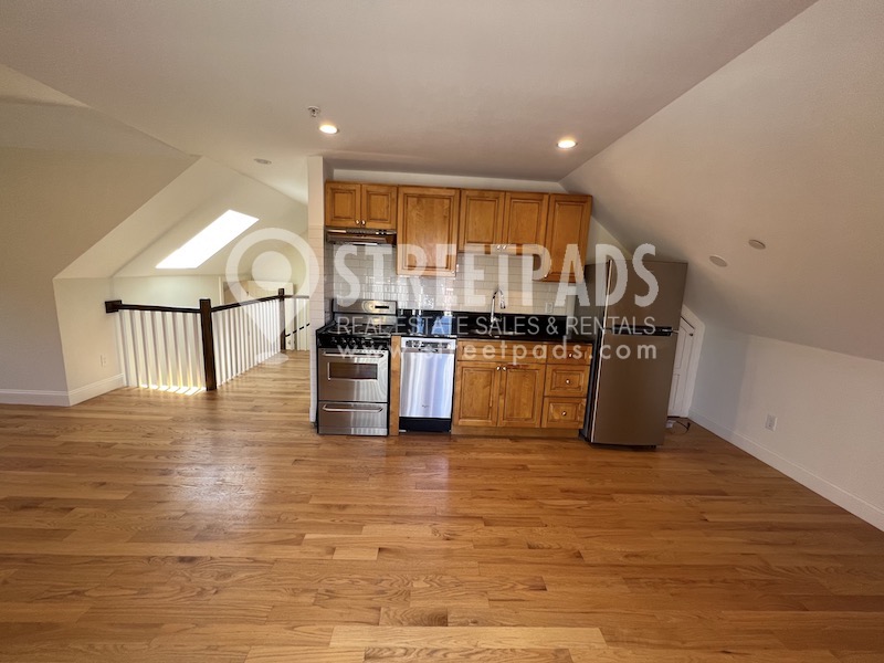 379 Harvard St, Mid-Cambridge