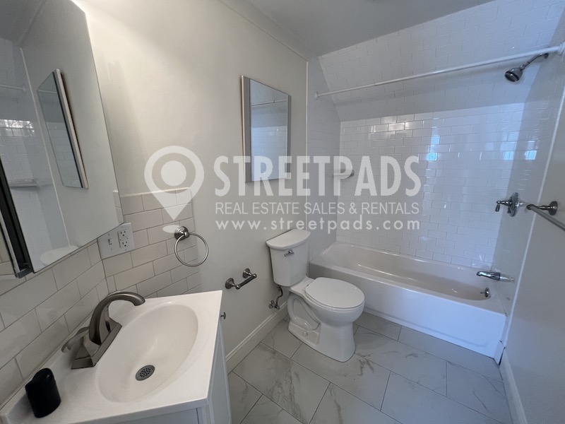 379 Harvard St, Mid-Cambridge