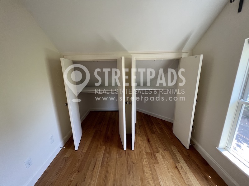 379 Harvard St, Mid-Cambridge