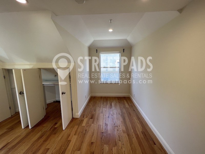 379 Harvard St, Mid-Cambridge