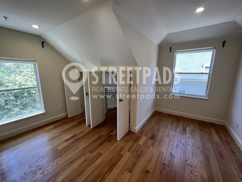 379 Harvard St, Mid-Cambridge