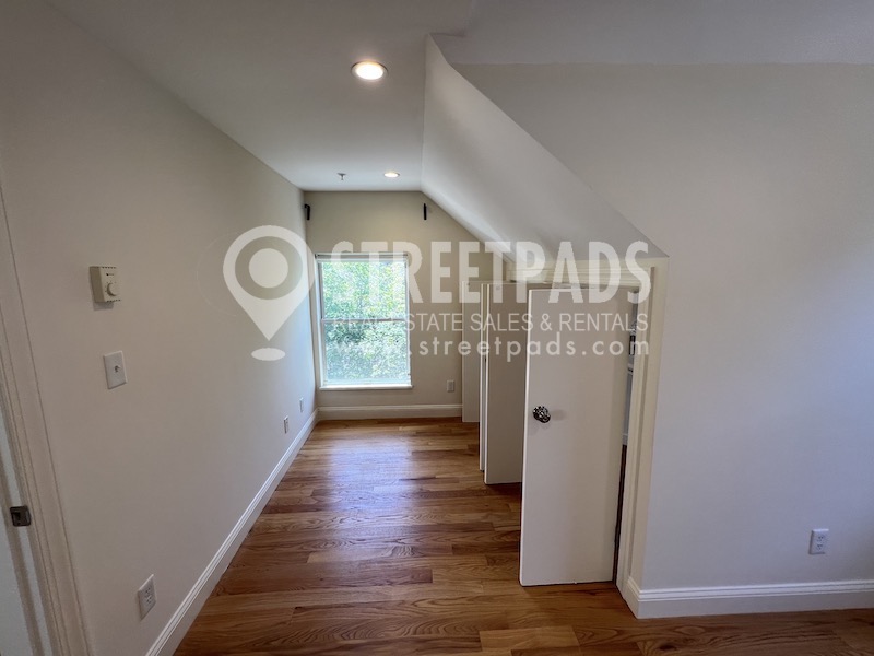 379 Harvard St, Mid-Cambridge