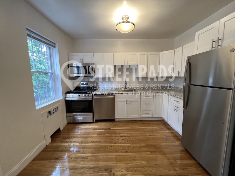 Photos of apartment on Beacon St.,Brookline MA 02446