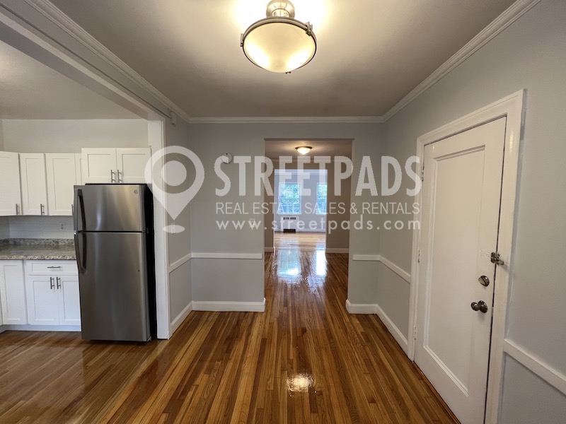 Photos of apartment on Beacon St.,Brookline MA 02446