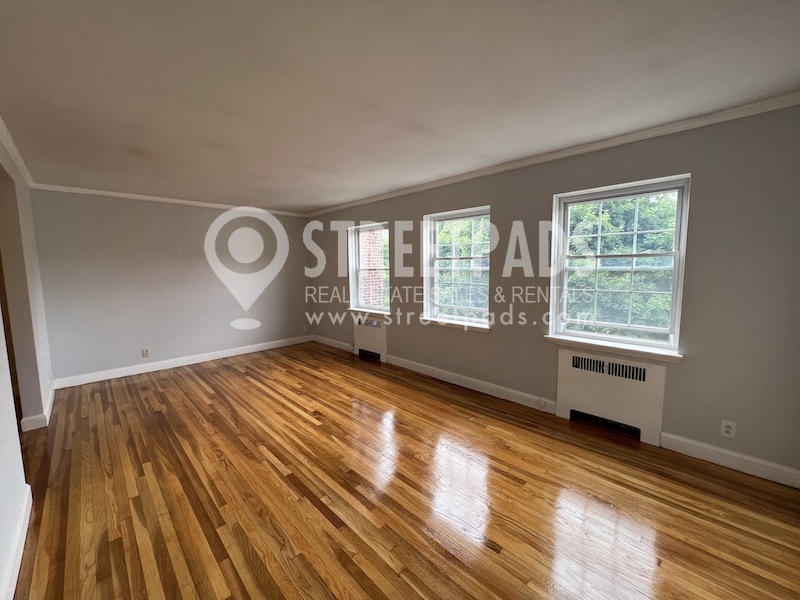 Photos of apartment on Beacon St.,Brookline MA 02446