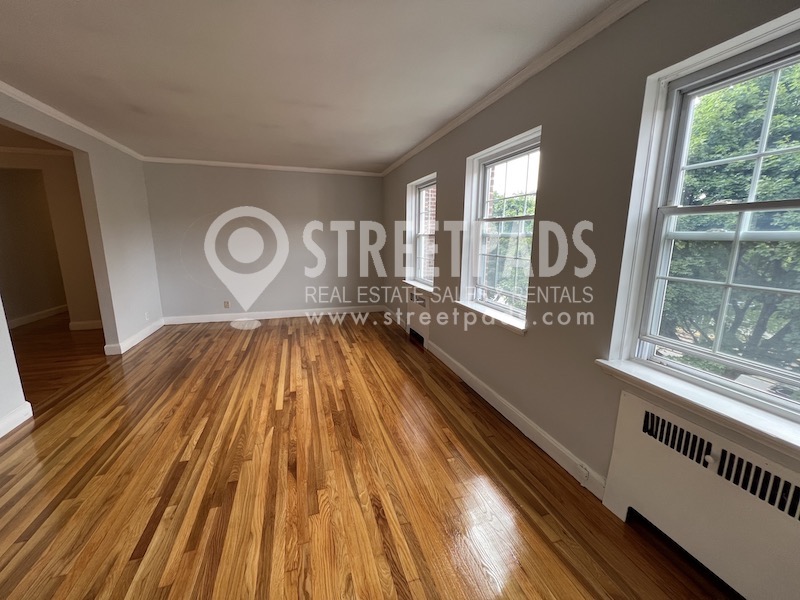 Photos of apartment on Beacon St.,Brookline MA 02446