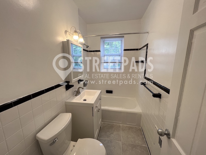 Photos of apartment on Beacon St.,Brookline MA 02446