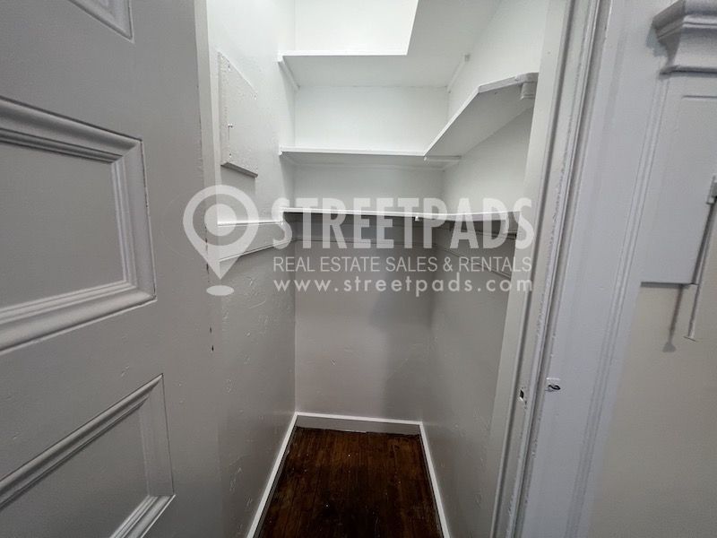 2 Ware St, Mid-Cambridge