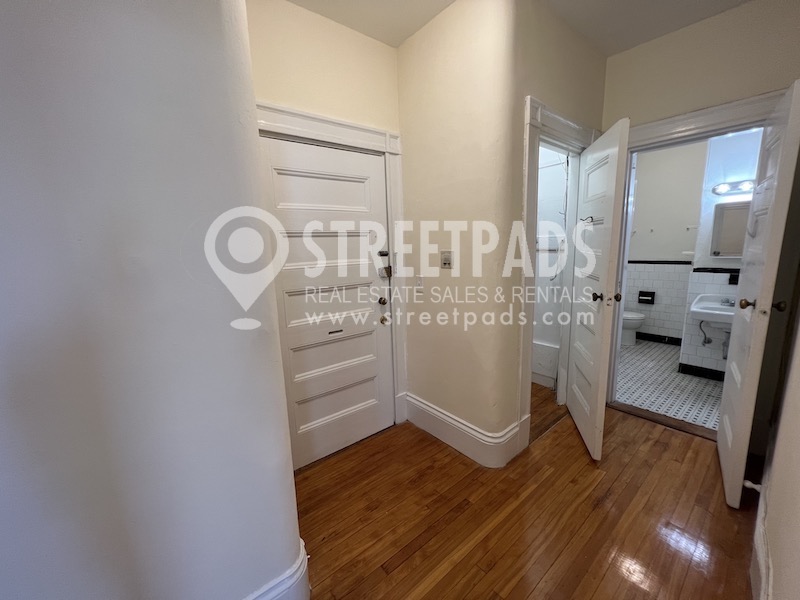 2 Ware St, Mid-Cambridge