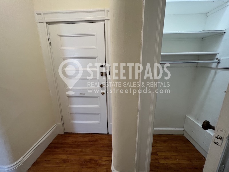 2 Ware St, Mid-Cambridge