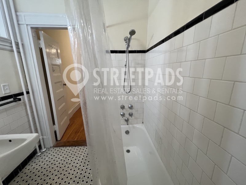 2 Ware St, Mid-Cambridge