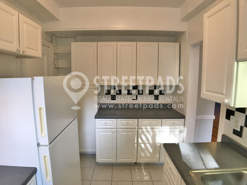 1131 Beacon St, Longwood