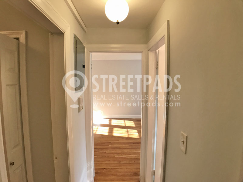 1131 Beacon St, Longwood