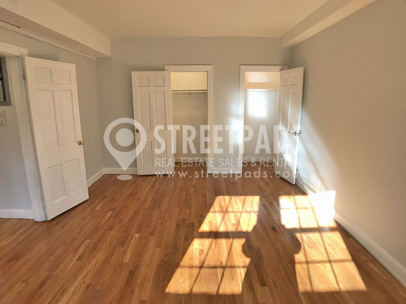 1131 Beacon St, Longwood