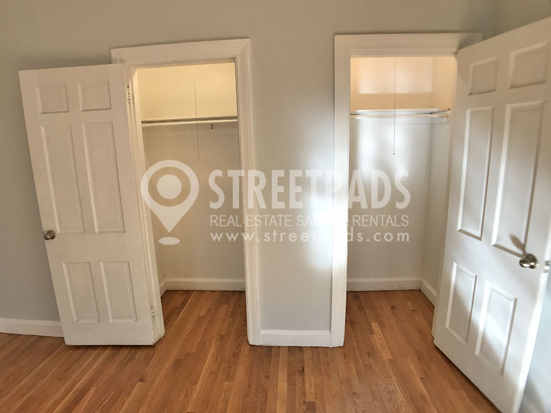 1131 Beacon St, Longwood