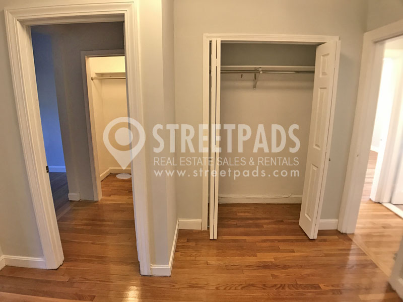 1131 Beacon St, Longwood