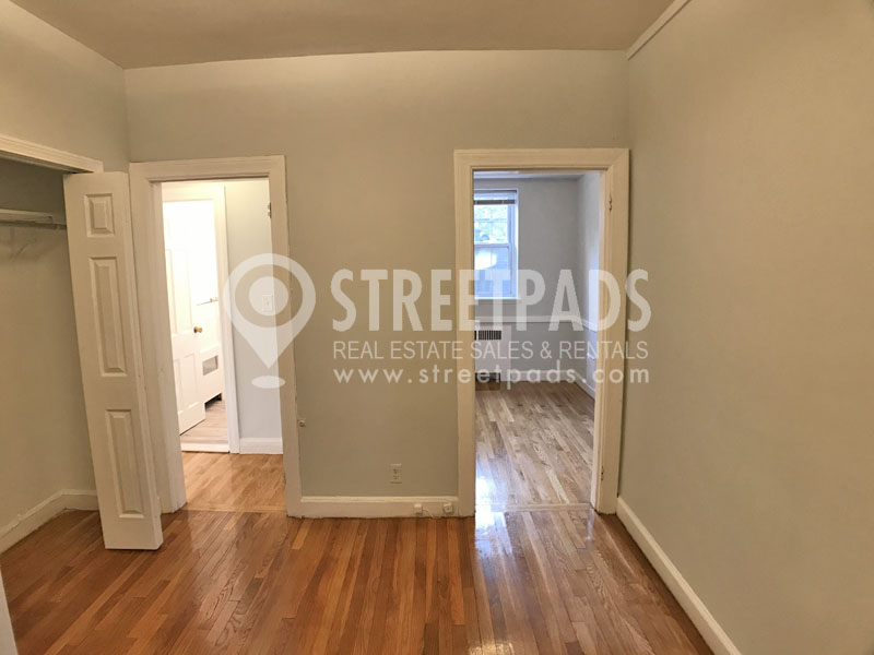 1131 Beacon St, Longwood