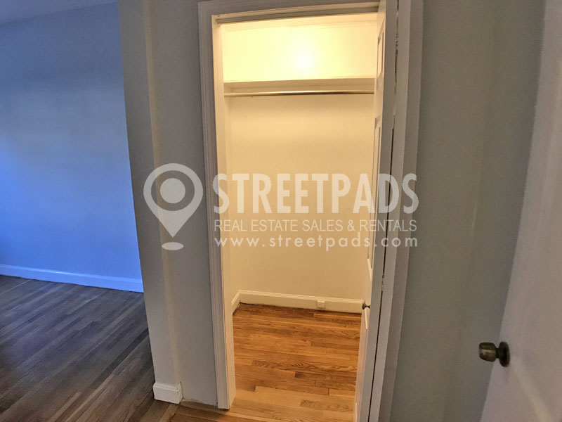 1131 Beacon St, Longwood