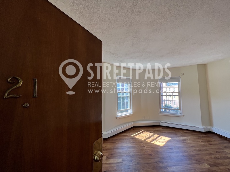 82 South Huntington Ave, Mission Hill