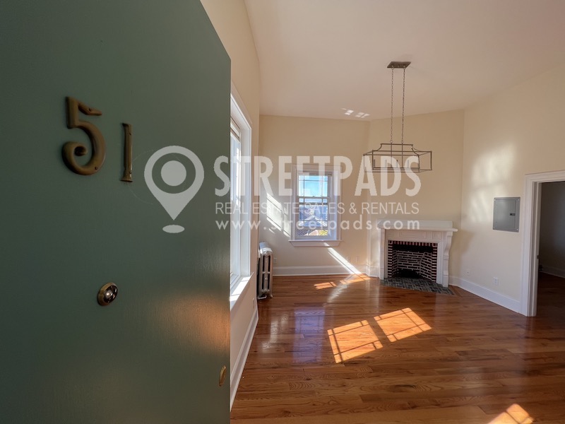 Photos of apartment on Mount Vernon St.,Boston MA 02108