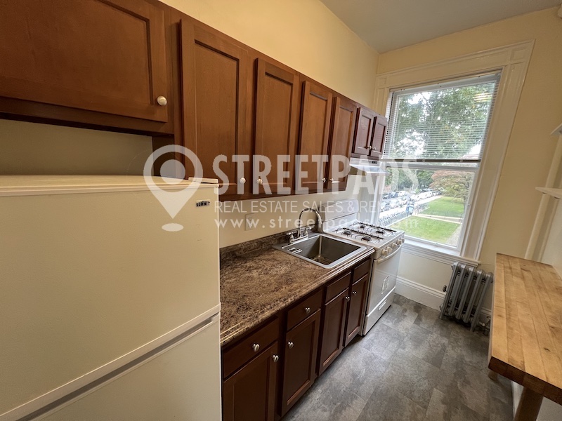 Photos of apartment on Ware St.,Cambridge MA 02138