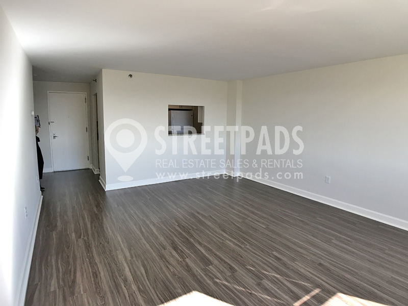 700 Huron Ave, Strawberry Hill