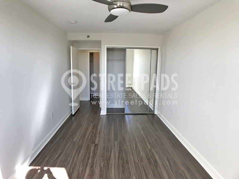 700 Huron Ave, Strawberry Hill