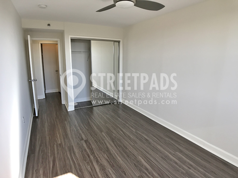 700 Huron Ave, Strawberry Hill