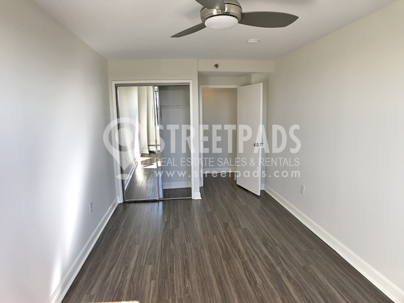 700 Huron Ave, Strawberry Hill