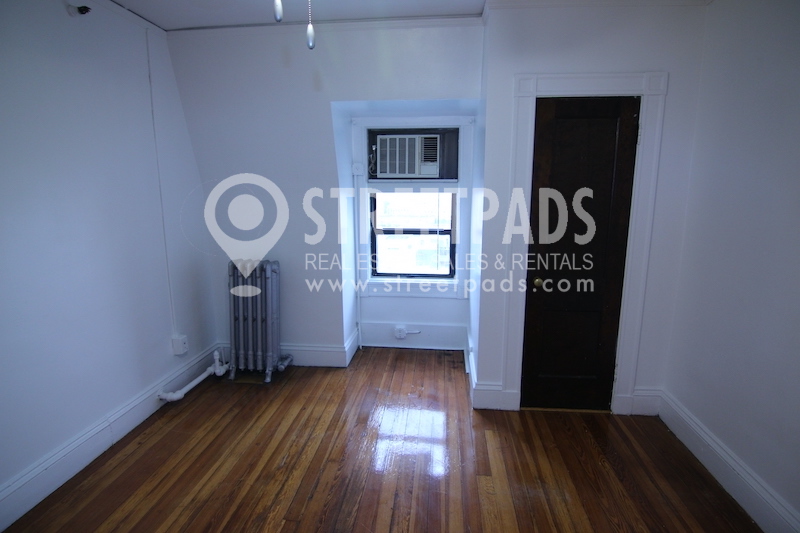 Photos of apartment on Riverway,Boston MA 02115