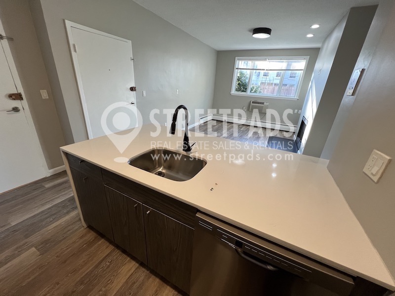 Photos of apartment on Evergreen St.,Boston MA 02130