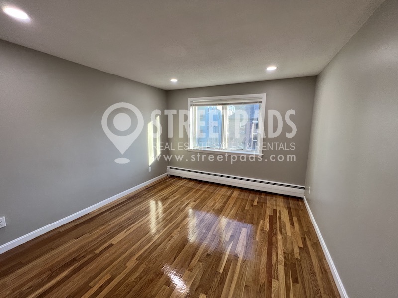 Photos of apartment on Evergreen St.,Boston MA 02130